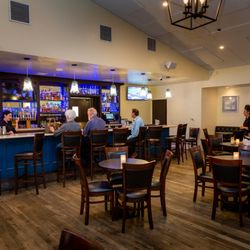 Kon Tiki Inn - Vista Steak and Seafood Lounge