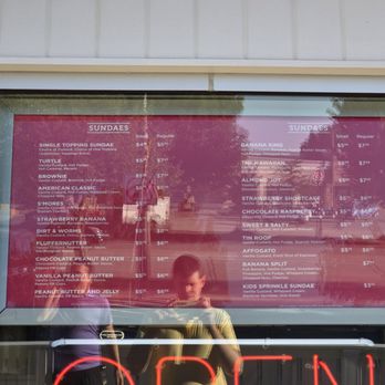 Comet Frozen Custard - Ice Cream & Frozen Yogurt Near Me - Rolling Meadows, Illinois Comet Frozen Custard - Ice Cream & Frozen Yogurt Near Me - Rolling Meadows, Illinois