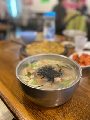 JeunJu Korean Restaurant 전주식당 | 전주할매칼국수 - Authentic Korean home style food by null