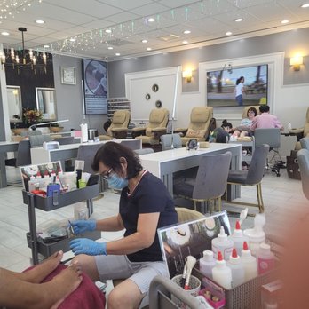 Fendy Nail Lounge - Beautiful and clean interior with excellent nail techs - Nail Salons Near Me - Cypress, California