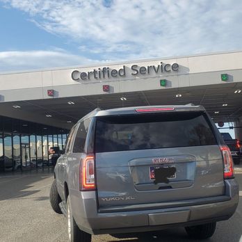 Van Buick GMC - Outside service line - Auto Repair Near Me - Scottsdale, Arizona Van Buick GMC - Outside service line - Auto Repair Near Me - Scottsdale, Arizona