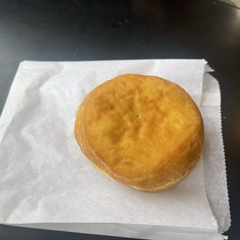 Kettle Glazed Doughnuts - Creme Doughnut (5.8.26) - Donuts Near Me - Hollywood, California