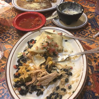 El Paso Mexican Restaurant - Top: beef quesadillas Red bowl was the salsa Black bowl was the queso Bottom: burrito el Pepe w/ chicken - Mexican Near Me - Springfield, Virginia El Paso Mexican Restaurant - Top: beef quesadillas Red bowl was the salsa Black bowl was the queso Bottom: burrito el Pepe w/ chicken - Mexican Near Me - Springfield, Virginia