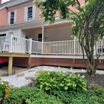 Moonz Contracting - the porch of a home - General Contractors Near Me - South Portland, Maine Moonz Contracting - the porch of a home - General Contractors Near Me - South Portland, Maine