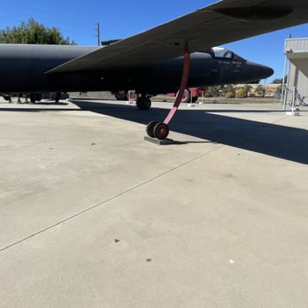 Blackbird Airpark - Pogo wheels supporting U-2 wing. Attached after landing, fall off during take-off. - Museums Near Me - Palmdale, California