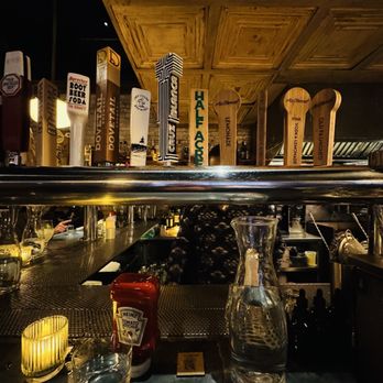 Au Cheval - Beers - Bars Near Me - Chicago, Illinois Au Cheval - Beers - Bars Near Me - Chicago, Illinois