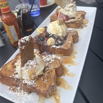 Honeybear Cafe - French Toast Flight - Breakfast & Brunch Near Me - Chicago, Illinois