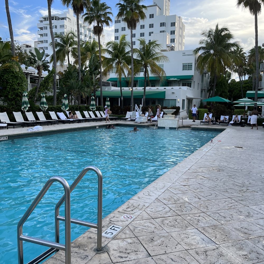 Kimpton Surfcomber Hotel - Pool - Hotels Near Me - Miami Beach, Florida Kimpton Surfcomber Hotel - Pool - Hotels Near Me - Miami Beach, Florida