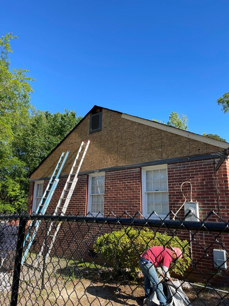 Slide of Alvarez Roofing