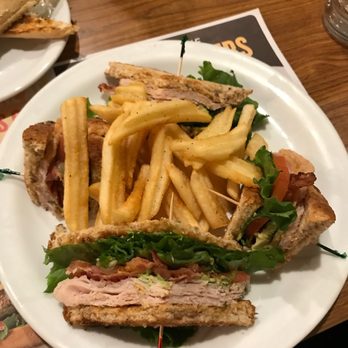 Denny's - American Near Me - Warrenton, Missouri