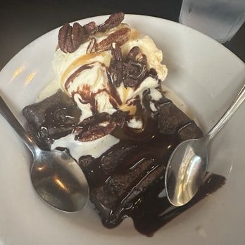 The Filling Station - Brownie sundae - Pizza Near Me - Birmingham, Alabama The Filling Station - Brownie sundae - Pizza Near Me - Birmingham, Alabama