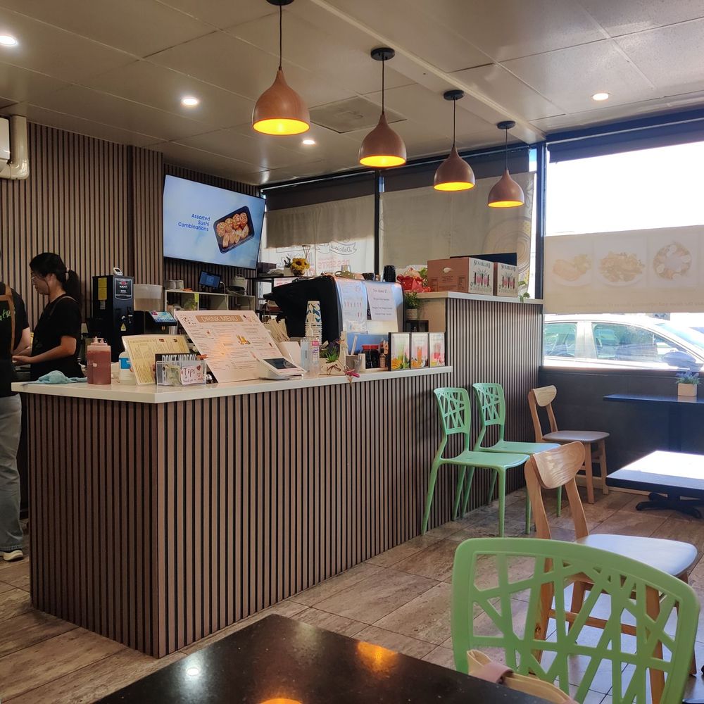 Fresh Bites Hawaii - Dining area and order area - Poke Near Me - Honolulu, Hawaii Fresh Bites Hawaii - Dining area and order area - Poke Near Me - Honolulu, Hawaii