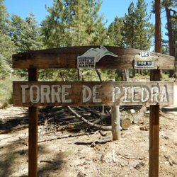 Torre de Piedra - Trail sign near beginning