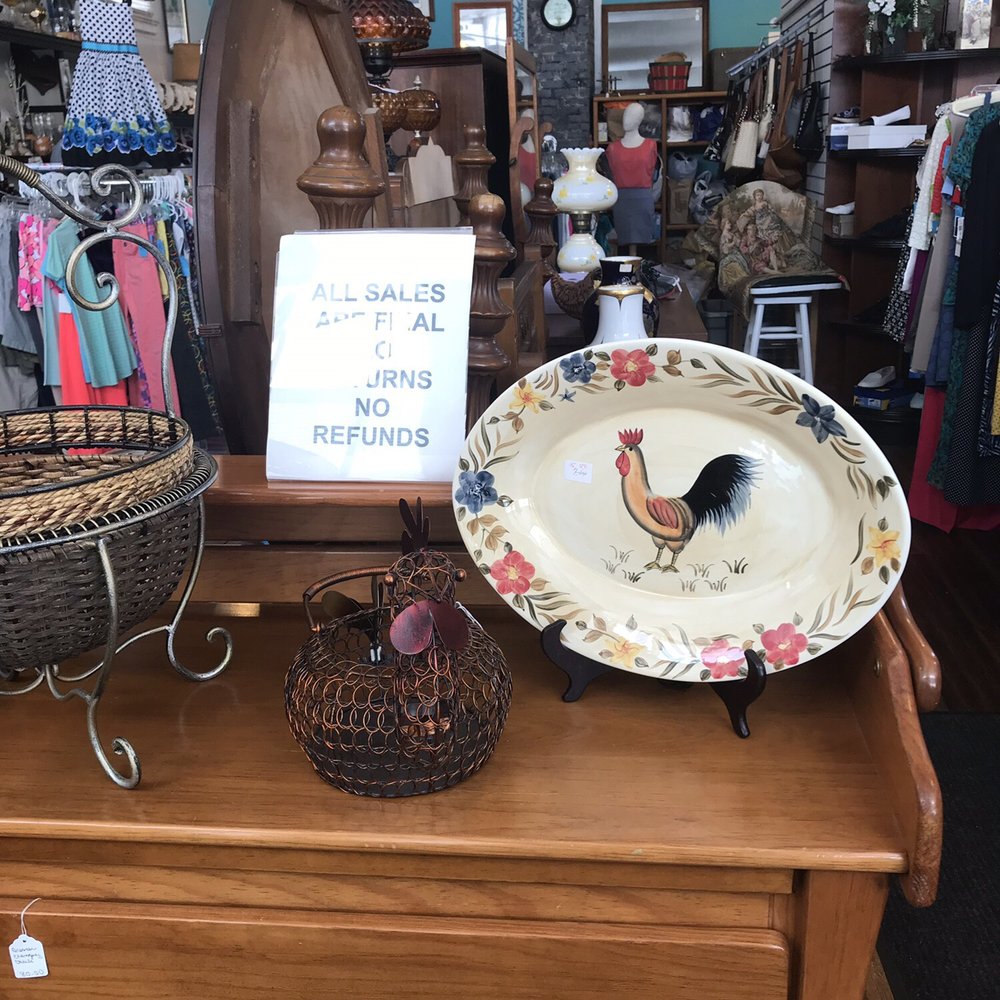 Janet’s Treasures - Furniture and home goods - Used, Vintage & Consignment Near Me - Goochland, Virginia