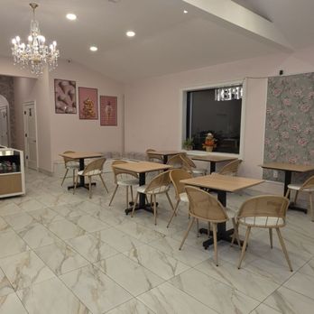 Salep Ice Cream Cafe - Seating - Ice Cream & Frozen Yogurt Near Me - Ronkonkoma, New York Salep Ice Cream Cafe - Seating - Ice Cream & Frozen Yogurt Near Me - Ronkonkoma, New York