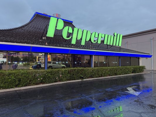 Peppermill and Fireside Lounge by null