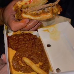 Original Tommy's - Chilli cheese fries and double cheeseburger