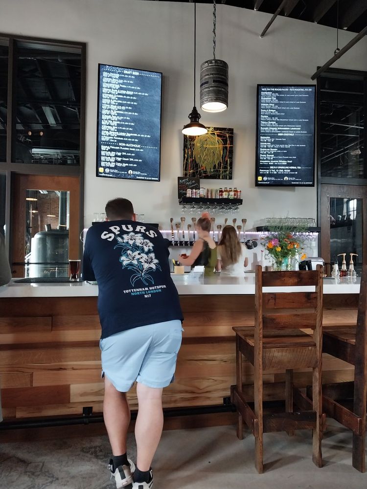 Two Fathoms Brewing Logo