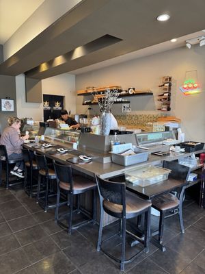 Sushi Kinoya by null