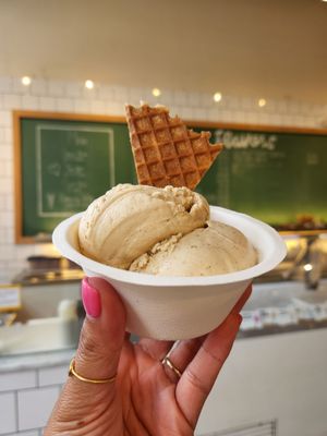 Jeni's Splendid Ice Creams by null
