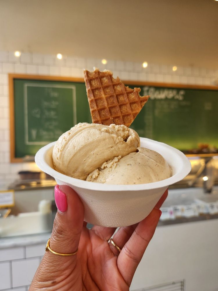 JENI’S SPLENDID ICE CREAMS Updated April 2024 484 Photos & 306