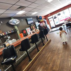 Little Diamonds Pizza - Downtown - Inside not bad
