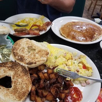 Bagelmania Restaurant - Denver omelet and Moe combo - Bagels Near Me - Sunrise, Florida