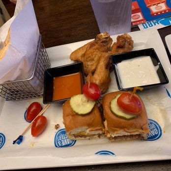 Dave & Buster's Ala Moana - Monday's kids eat free! - Arcades Near Me - Honolulu, Hawaii