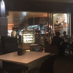 Sunny's at Moffat - Live music at the restaurant