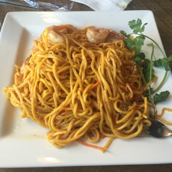 Hiccups Veo Cafe - Garlic noodles with shrimp - Asian Fusion Near Me - Carson, California