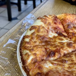 Maplefields At Woodstock - Strip The Cheese & Eat It!~~~(The Cheese Was The Only Good Thing Here. Sauce Tasted Mediciny & Dough Was Just Too Thick)...(-_-)