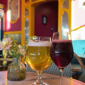 La Loulou - Wine Bars Near Me - Oakland, California