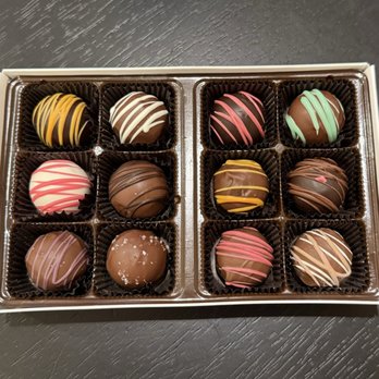 Old Kentucky Chocolates - 12 piece assortment of truffles - Chocolatiers & Shops Near Me - Lexington, Kentucky Old Kentucky Chocolates - 12 piece assortment of truffles - Chocolatiers & Shops Near Me - Lexington, Kentucky