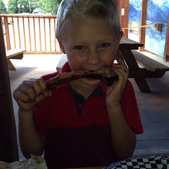Smokin' Dave's BBQ & Brew - BamBam eating Buffalo Ribs!! - Barbeque Near Me - Lyons, Colorado Smokin' Dave's BBQ & Brew - BamBam eating Buffalo Ribs!! - Barbeque Near Me - Lyons, Colorado