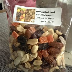 Oakhurst Fruit Stand - Yummy trail mix