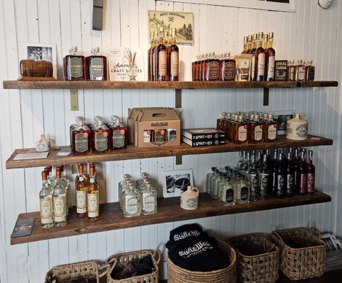 Stoll and Wolfe Distillery by null