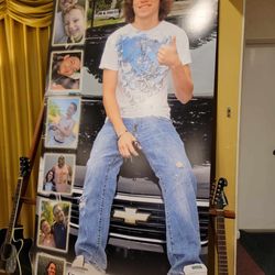PostNet - 8' by 4' memorial display