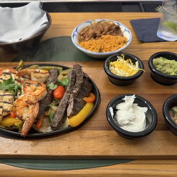 La Posada Restaurant - Fajitas (chicken, shrimp and steak) - Mexican Near Me - Arlington, Virginia