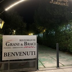 Grani e Braci - Entrance