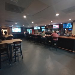 Tartans Sports Bar - Tartans Bar