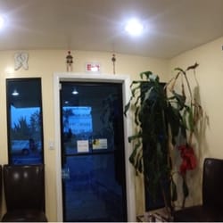 Huynh Tan, DDS - It's always calm coming here and they have a movie going on while waiting. "The Tourist" with Angelina Jolie and Orlando Bloom.