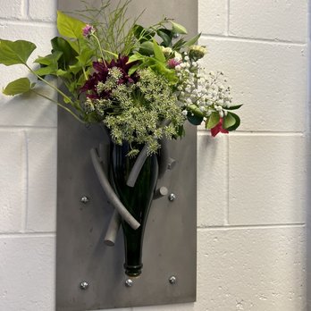 Summerfest - Fresh flowers in the Ladies room - Festivals Near Me - Milwaukee, Wisconsin Summerfest - Fresh flowers in the Ladies room - Festivals Near Me - Milwaukee, Wisconsin