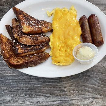 Three Little Birds Cafe - French Toast - Cafes Near Me - Stuart, Florida
