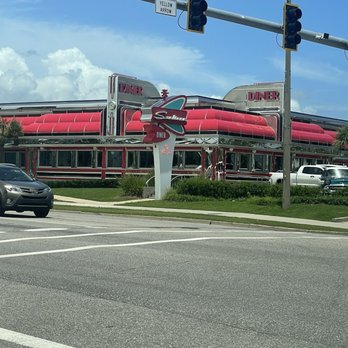 Sunliner Diner - Diners Near Me - Gulf Shores, Alabama Sunliner Diner - Diners Near Me - Gulf Shores, Alabama