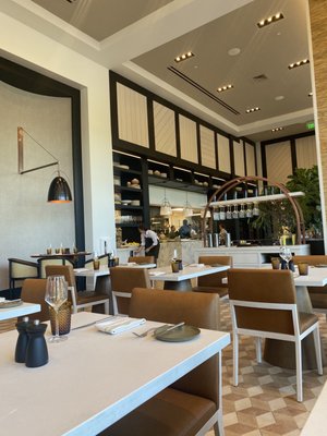 Mimo Restaurant and Bar by null