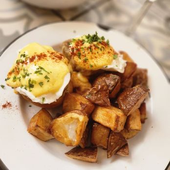 Simple Food - Eggs Benedict - Food Trucks Near Me Simple Food - Eggs Benedict - Food Trucks Near Me