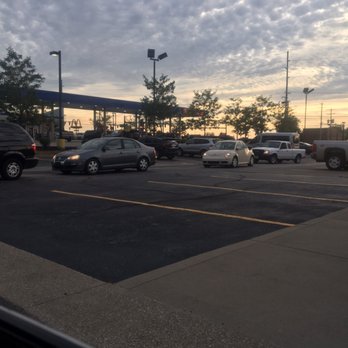 Taco Bell - End of the drive through line Saturday 6:30 pm - Fast Food Near Me - Wadsworth, Ohio Taco Bell - End of the drive through line Saturday 6:30 pm - Fast Food Near Me - Wadsworth, Ohio
