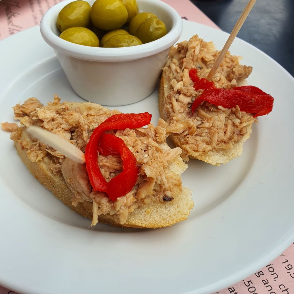 El Anciano Rey de los Vinos - Snack given with drinks - Wine Bars Near Me - Madrid, M El Anciano Rey de los Vinos - Snack given with drinks - Wine Bars Near Me - Madrid, M
