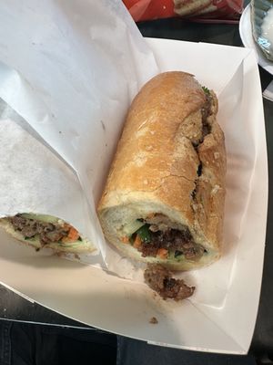 Les Banh Mi by null