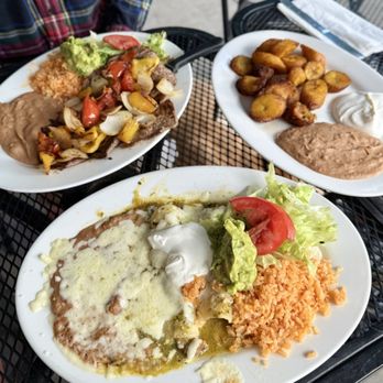 Gallardos Mexican Restaurant - Enchiladas Verdes, Carne Asada, and Fried Plantains - Mexican Near Me - San Francisco, California Gallardos Mexican Restaurant - Enchiladas Verdes, Carne Asada, and Fried Plantains - Mexican Near Me - San Francisco, California